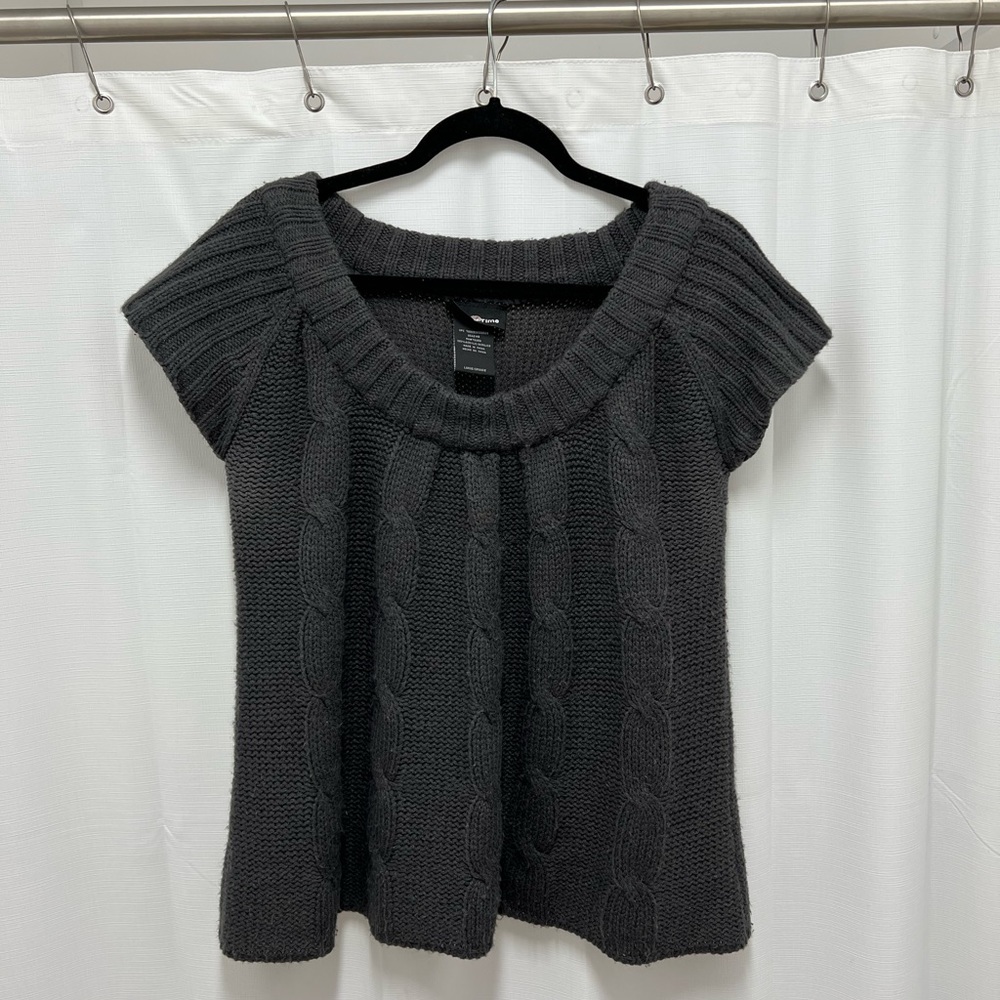 NWOT thick knit ladies top